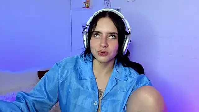 Emily Lindey online show from 02/15/26, 07:51