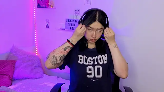 Emily Lindey online show from 03/22/26, 07:23