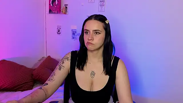 Emily Lindey online show from 04/23/26, 02:57