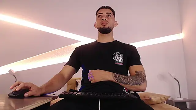 Snapshot of Daron_66 chatting on 10/25/25, 01:40 Daron 66 online show from 10/25/25, 01:40