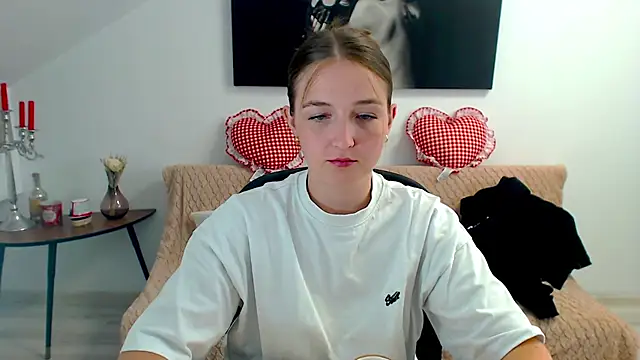 Snapshot of AnneWilsonn chatting on 06/19/26, 06:29 AnneWilsonn online show from 06/19/26, 06:29