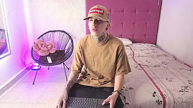 lily and wan online show from 11/02/25, 10:06