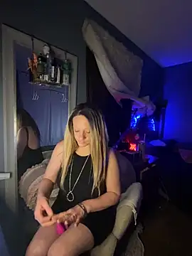 queenkelly1234 online show from 04/03/26, 06:00