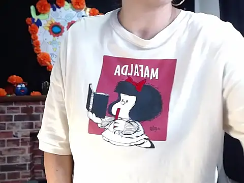 Snapshot of Lucyy_Naugthy chatting on 11/14/25, 01:10 Lucyy Naugthy online show from 11/14/25, 01:10