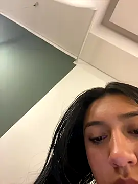 Snapshot of Nahomy_cute1 chatting on 11/15/25, 03:48 Nahomy cute1 online show from 11/15/25, 03:48