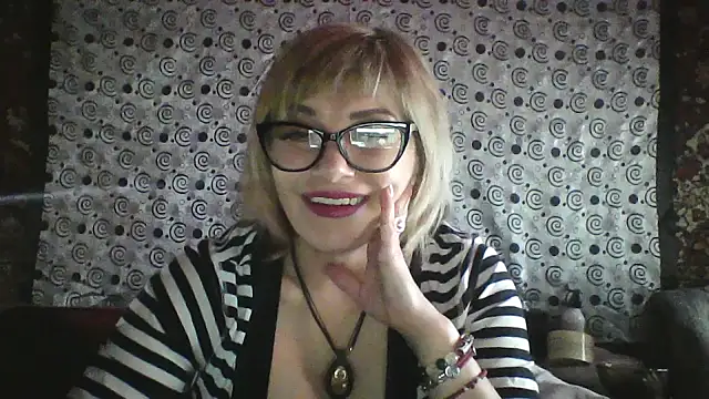 Lia Ray online show from 11/24/25, 08:30