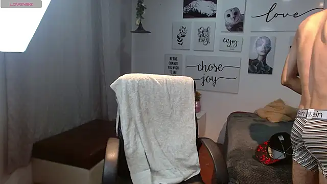 AmethystShadow17 online show from 11/21/25, 06:28