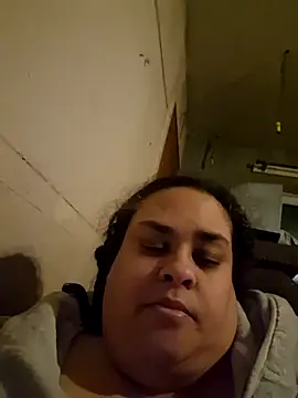 Snapshot of BigBusty_VoluptuousMilfX chatting on 11/18/25, 08:35 BigBusty VoluptuousMilfX online show from 11/18/25, 08:35