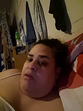 Snapshot of BigBusty_VoluptuousMilfX chatting on 11/21/25, 08:18 BigBusty VoluptuousMilfX online show from 11/21/25, 08:18