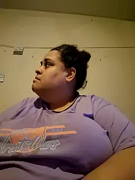 Snapshot of BigBusty_VoluptuousMilfX chatting on 12/15/25, 08:13 BigBusty VoluptuousMilfX online show from 12/15/25, 08:13