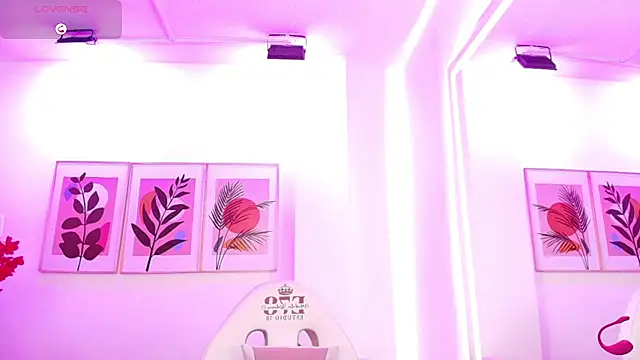 Elisce cloudd online show from 10/23/25, 12:37