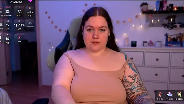 Snapshot of SummerTina chatting on 01/18/25, 07:17 SummerTina online show from 01/18/25, 07:17