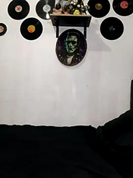 Snapshot of impia-69 chatting on 12/14/25, 09:19 impia-69 online show from 12/14/25, 09:19