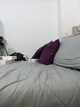 Snapshot of jinan_ chatting on 10/30/25, 11:27 jinan online show from 10/30/25, 11:27