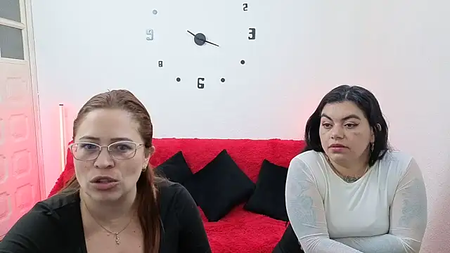 lesb milf online show from 09/29/25, 03:17