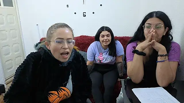 lesb milf online show from 06/11/26, 12:32