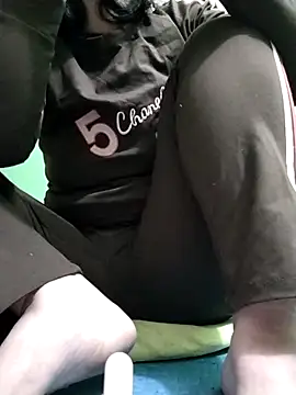 Snapshot of Amanda-_ena- chatting on 11/01/25, 03:25 Amanda- ena- online show from 11/01/25, 03:25