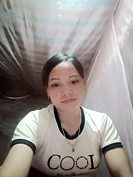 Snapshot of huhu-sexxy chatting on 10/18/25, 01:45 huhu-sexxy online show from 10/18/25, 01:45