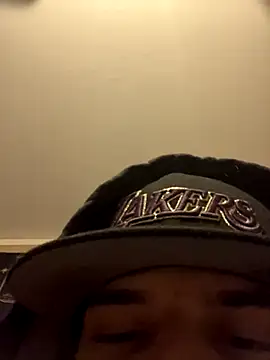 Snapshot of CarmeloA chatting on 11/22/25, 01:04 CarmeloA online show from 11/22/25, 01:04