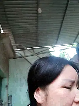 Listen-ly online show from 12/04/25, 06:23