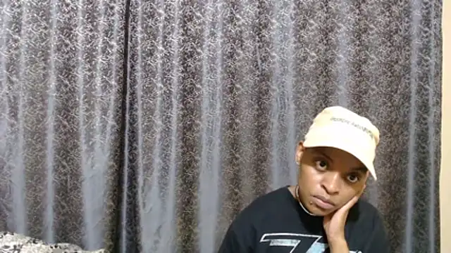 fifiqueen25 online show from 01/10/26, 04:31