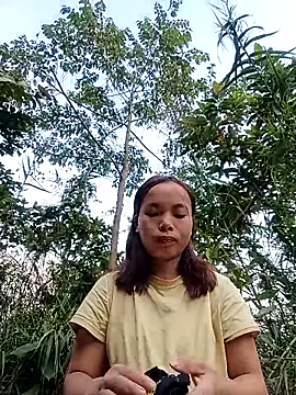 Nguyet2k4 online show from 12/21/25, 01:13