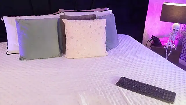 mariianna lopez  online show from 04/18/26, 07:07