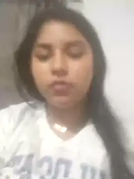angie hott online show from 12/04/25, 08:23