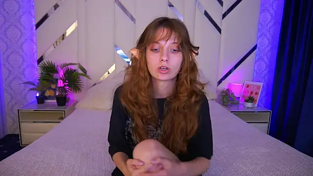 CuteeFoxy online show from 10/30/25, 03:57