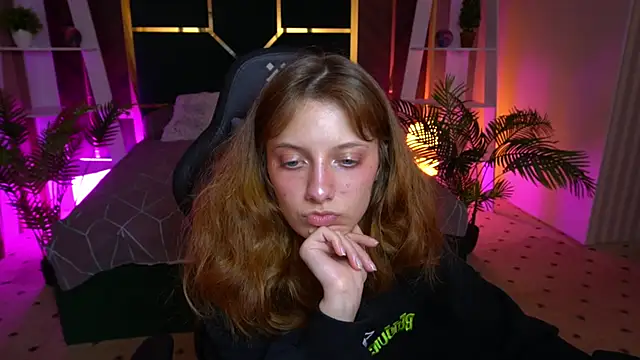 CuteeFoxy online show from 11/18/25, 02:54