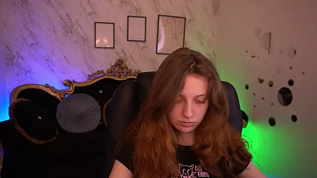 CuteeFoxy online show from 05/26/26, 12:56