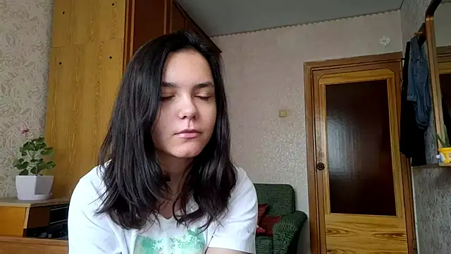 AudieMleczynski online show from 10/31/25, 07:42