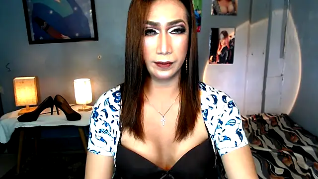 littleredbunny27 online show from 04/10/26, 12:32