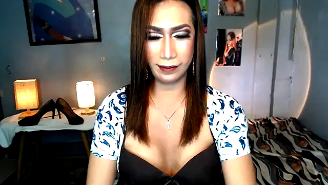 littleredbunny27 online show from 04/14/26, 10:21