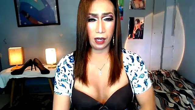 littleredbunny27 online show from 06/12/26, 12:15