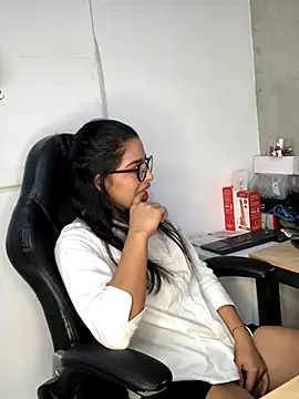 I karly online show from 11/02/25, 03:03