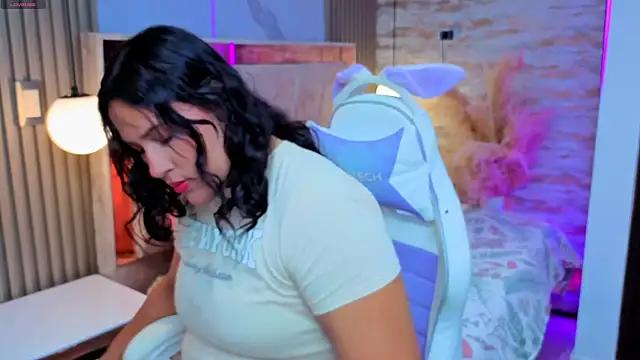 luna jonezz online show from 11/14/25, 11:20