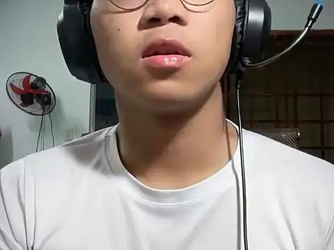 kave2033 online show from 02/10/26, 03:49