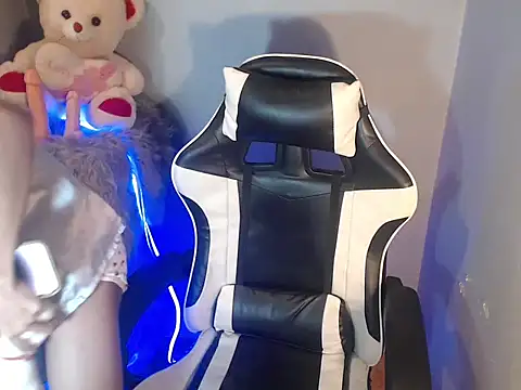 Yourasianbabyemma online show from 11/03/25, 08:10