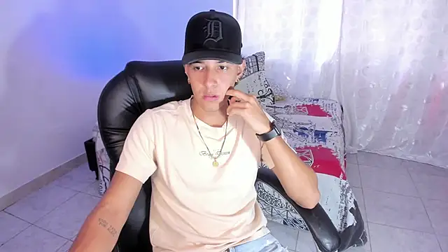 Hayden Boy  online show from 10/22/25, 02:28