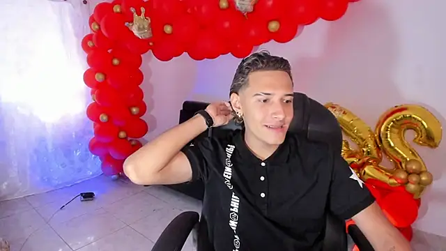 Hayden Boy  online show from 11/22/25, 07:13