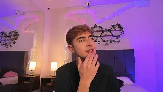 JustinCastiblanco online show from 11/22/25, 11:53