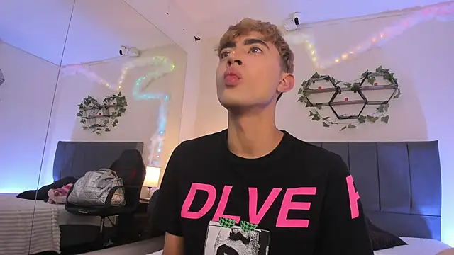 JustinCastiblanco online show from 12/01/25, 11:26