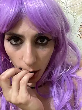 Snapshot of yvessblue chatting on 11/27/25, 02:57 yvessblue online show from 11/27/25, 02:57