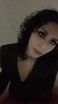 Snapshot of yvessblue chatting on 11/30/25, 04:16 yvessblue online show from 11/30/25, 04:16