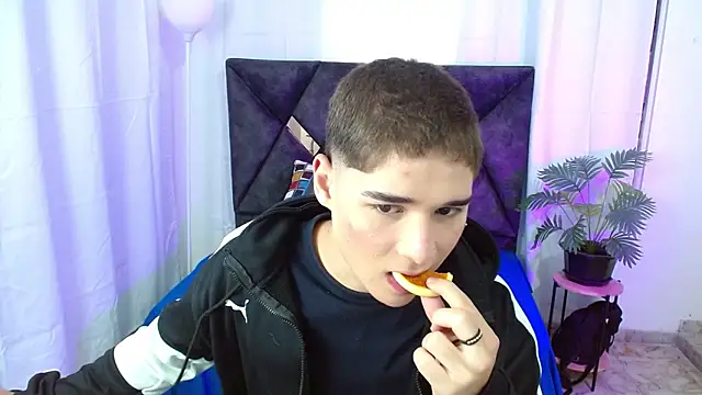 Mattass18 online show from 10/18/25, 01:34