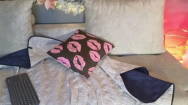 celestesecrett online show from 12/14/25, 07:58