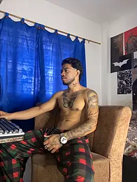 Kylian Alessandro online show from 10/21/25, 12:06