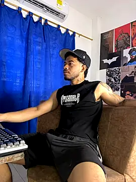 Kylian Alessandro online show from 10/24/25, 03:52