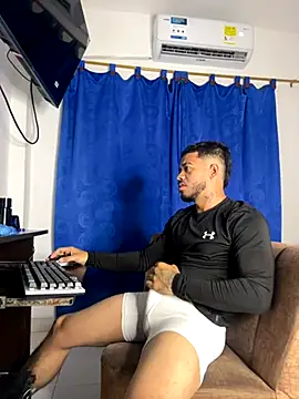 Kylian Alessandro online show from 11/13/25, 06:34